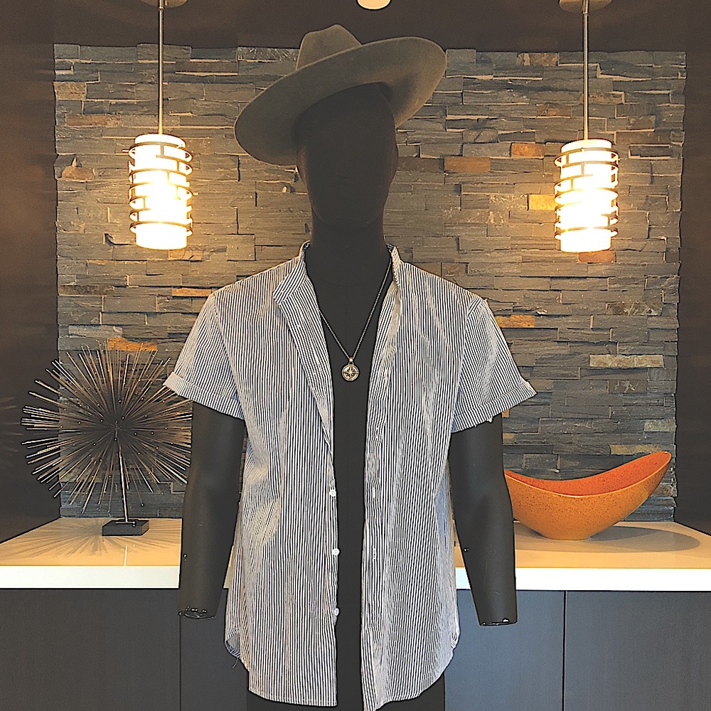 ❌SOLD❌🕶🕶Button Up Shirt